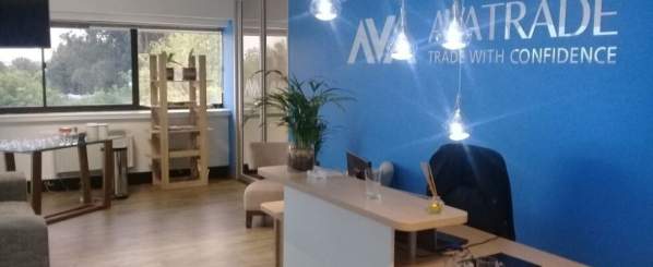 AvaTrade-office-978x400.jpg